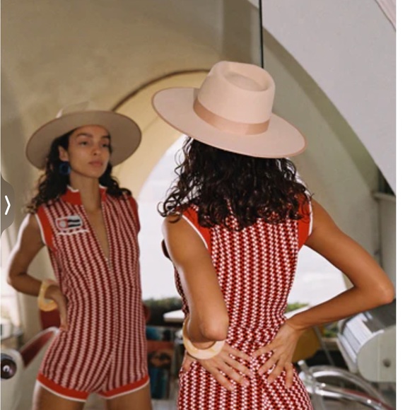 NEW! Lack of color ivory wool rancher - Picture 4 of 9